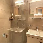 Paquerette 1er 韦尔比耶